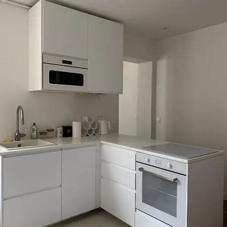 Newly Renovated Love Nest Near Montmartre *